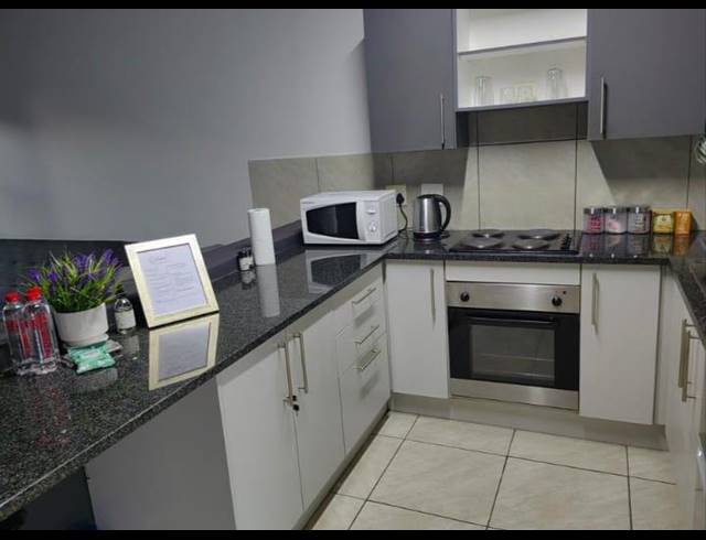 2 BEDROOM PROPERTY TO RENT IN JANSEN PARK